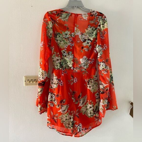 PrettyLittleThing Jaiden orange flower print bell sleeve romper size 12 - Picture 4 of 8